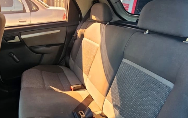 imagem-https://www.socarrao.com.br/sc-vehicle-images-prod/2718776/1784296838094-YjVhYzIwZjYtNmZkMi00YmVkLTkxY2ItNGIwMzViZDA5ZTlkLmpwZw.jpg