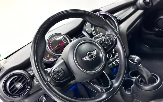 imagem-https://www.socarrao.com.br/sc-vehicle-images-prod/2723953/1788187823811-4b6086a8-3af0-4062-ac7a-161a5d0bf9ce.jpg