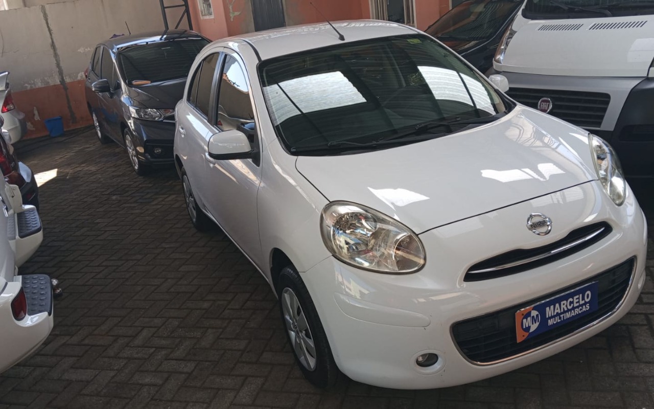 Nissan MARCH 2014 Branco — foto 1 de 3