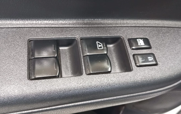 imagem-https://www.socarrao.com.br/sc-vehicle-images-prod/2724173/1784307883403-ZjJiYjE2Y2MtMjk3Ny00MjJlLWFkZGQtMDVkZjYxMzViMWVmLmpwZw.jpg