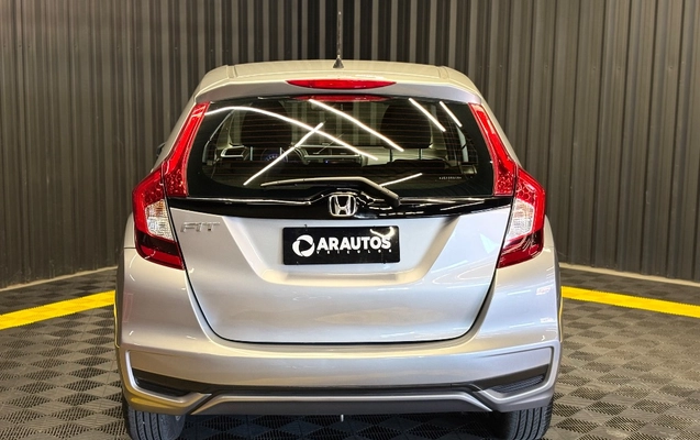 imagem-https://www.socarrao.com.br/sc-vehicle-images-prod/2724311/1789740202563-gb-fc02a62.jpeg