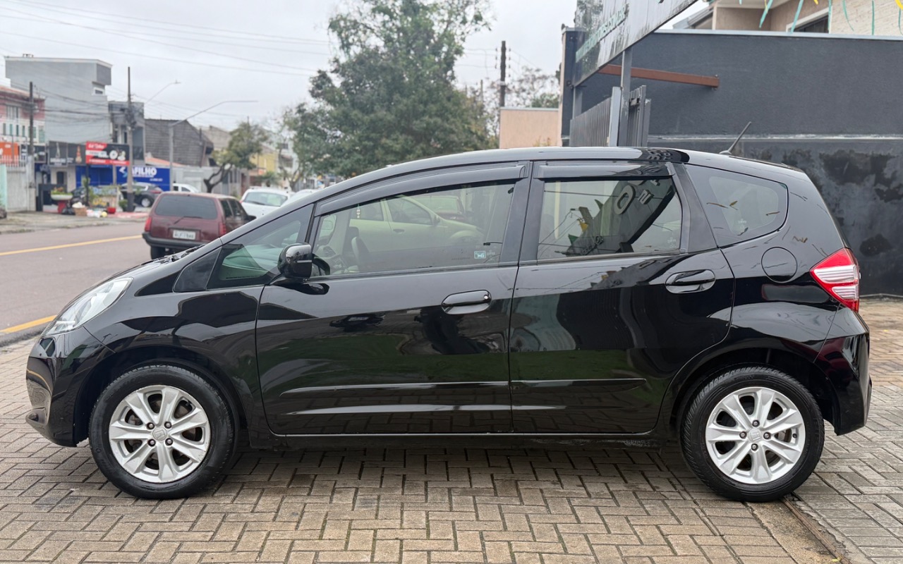 imagem-https://www.socarrao.com.br/sc-vehicle-images-prod/2724639/1786372960741-SU1HXzA3MzguanBlZw.jpeg