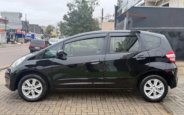 imagem-https://www.socarrao.com.br/sc-vehicle-images-prod/2724639/1786372960741-SU1HXzA3MzguanBlZw.jpeg