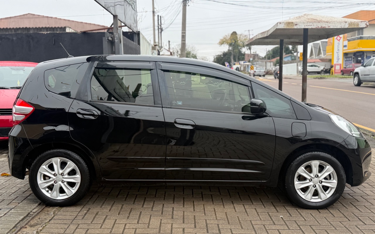 imagem-https://www.socarrao.com.br/sc-vehicle-images-prod/2724639/1786372960808-SU1HXzA3MzkuanBlZw.jpeg