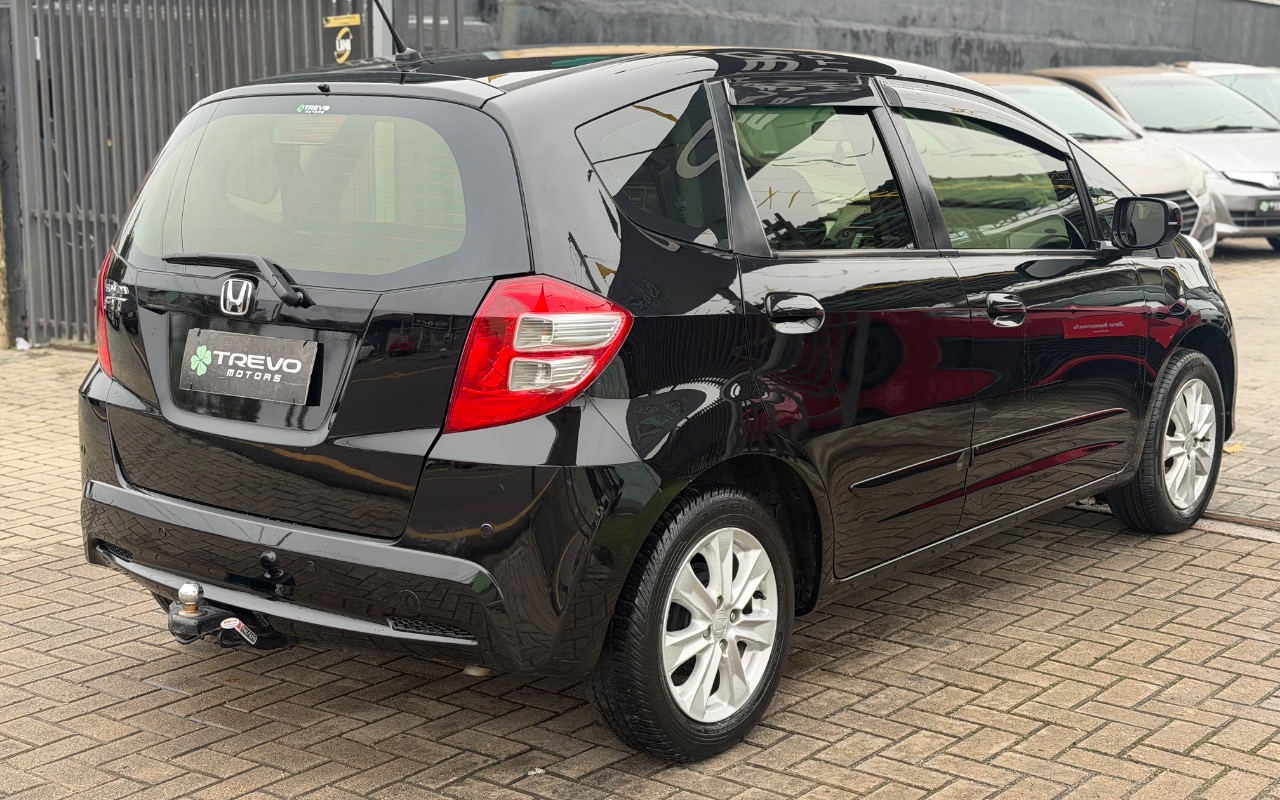 imagem-https://www.socarrao.com.br/sc-vehicle-images-prod/2724639/1786372960996-SU1HXzA3NDIuanBlZw.jpeg