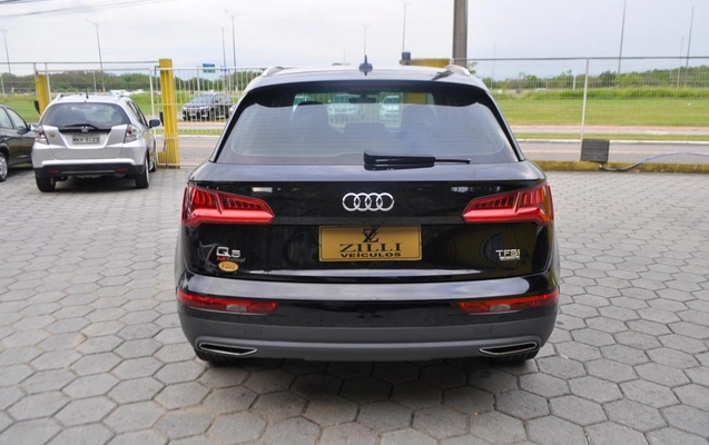 imagem-https://www.socarrao.com.br/sc-vehicle-images-prod/2724724/1784310462793-3440e170aa6947188796d3f185bdf0d3_1770124481646.jpg