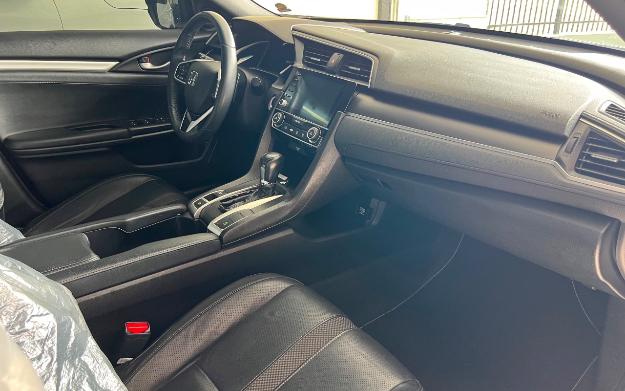 imagem-https://www.socarrao.com.br/sc-vehicle-images-prod/2725040/1784311578593-YWU3MzJiMWMtYTVlMS00NDQ2LWJhYmQtZGRmMWVjN2FiZjBjLmpwZWc.jpeg