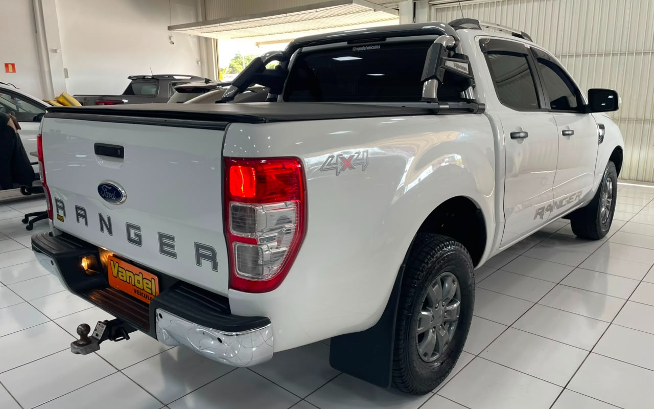 imagem-https://www.socarrao.com.br/sc-vehicle-images-prod/2725436/1784314065636-V2hhdHNBcHAgSW1hZ2UgMjAyNi0wNy0xNyBhdCAxMi4zMi4zMSAoMykuanBlZw.jpeg
