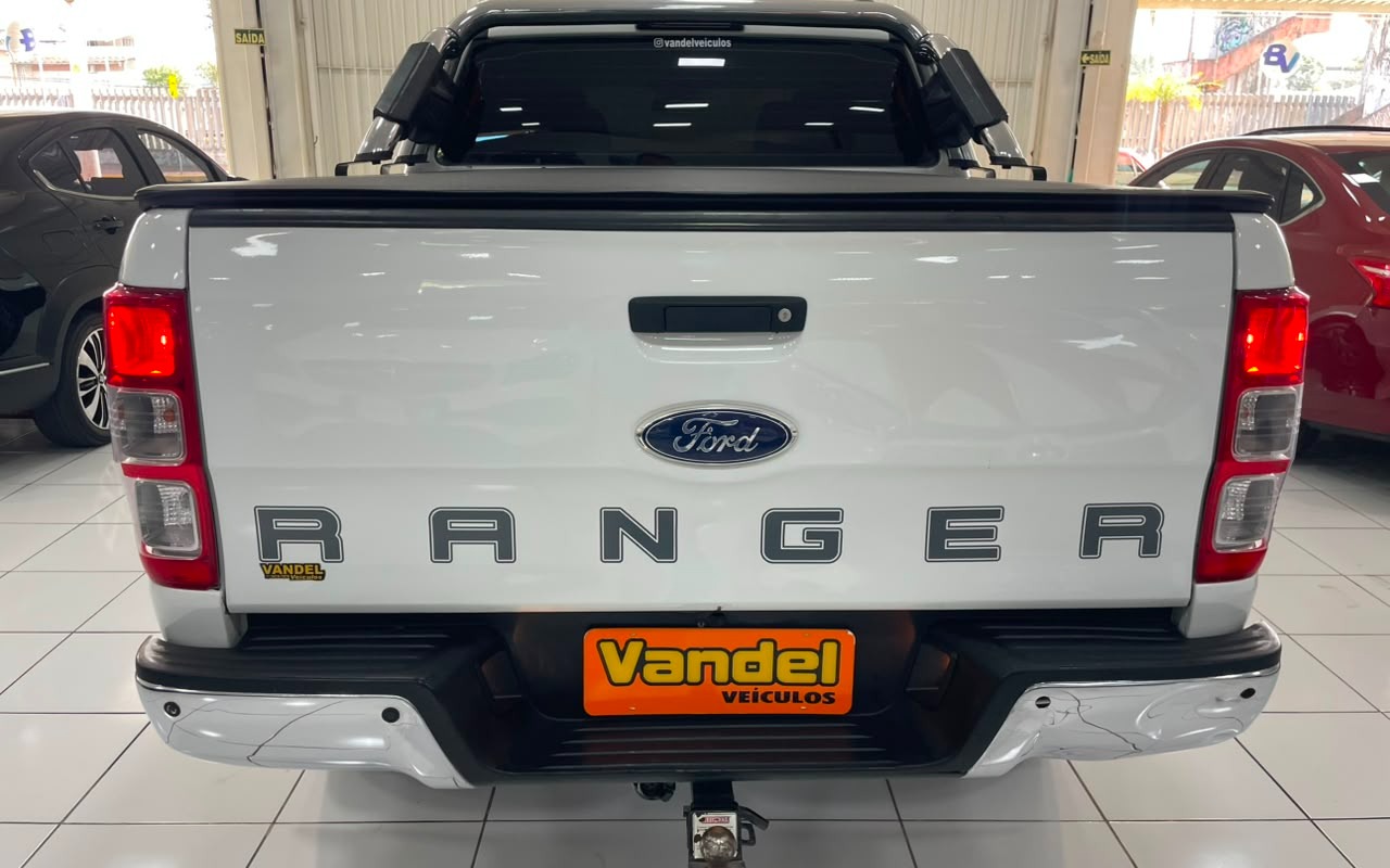 imagem-https://www.socarrao.com.br/sc-vehicle-images-prod/2725436/1784314065770-V2hhdHNBcHAgSW1hZ2UgMjAyNi0wNy0xNyBhdCAxMi4zMi4zMSAoMikuanBlZw.jpeg