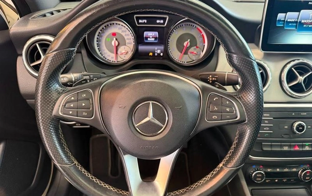 imagem-https://www.socarrao.com.br/sc-vehicle-images-prod/2725449/1788366363457-8290902_14_B_911d854e80.jpeg