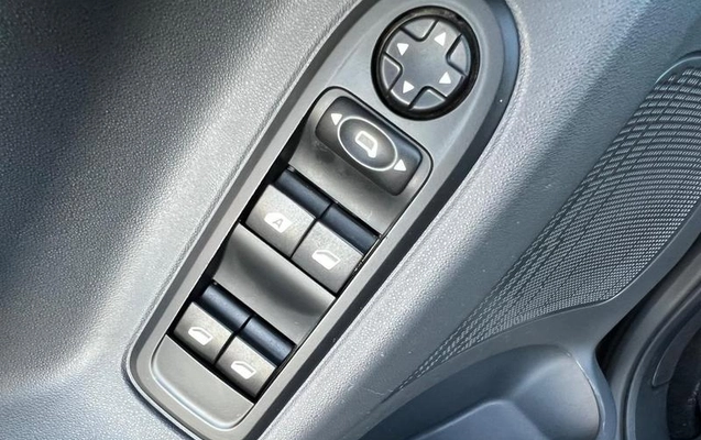 imagem-https://www.socarrao.com.br/sc-vehicle-images-prod/2725460/1785784234903-8291010_13_B_252b92ea20.jpeg