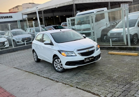 Chevrolet Onix 2016 Branco — foto 1 de 3