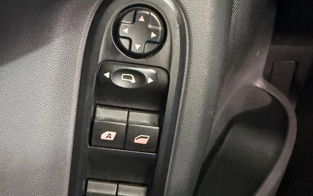 imagem-https://www.socarrao.com.br/sc-vehicle-images-prod/2725587/1788972973051-gb-4cafaec.jpeg