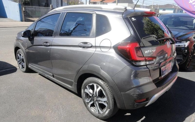 imagem-https://www.socarrao.com.br/sc-vehicle-images-prod/2725735/1790004491039-8291230_11_B_0d18940a8f.jpeg
