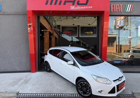 Ford Focus 2015 Branco — foto 1 de 3