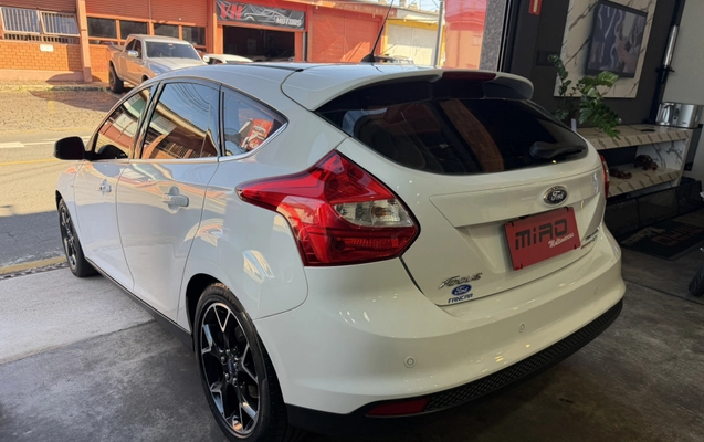 imagem-https://www.socarrao.com.br/sc-vehicle-images-prod/2725787/1784316539362-app-photos-o68ifpEnv6Fezgnpv6AAEUdWUD5DSPcx.jpg