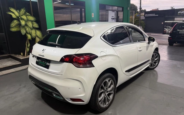 imagem-https://www.socarrao.com.br/sc-vehicle-images-prod/2725794/1788972686231-gb-5a1fbe9.jpeg