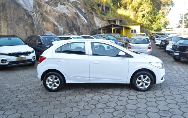 imagem-https://www.socarrao.com.br/sc-vehicle-images-prod/2725983/1784317185491-40599e289e294b91ba836f5d42ae7484_1784316929542.jpg