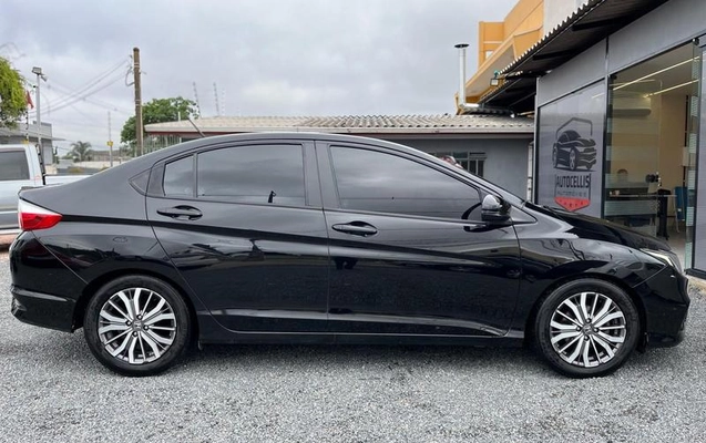 imagem-https://www.socarrao.com.br/sc-vehicle-images-prod/2726039/1785503957510-7762363_16_B_3fba847ff1.jpeg
