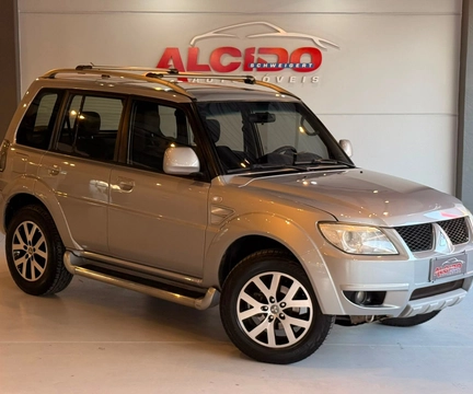 Mitsubishi Pajero TR4 2012 Prata — foto 1 de 3