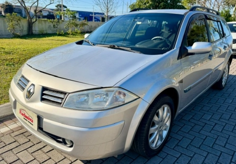 Renault Megane 2010 Prata — foto 1 de 3
