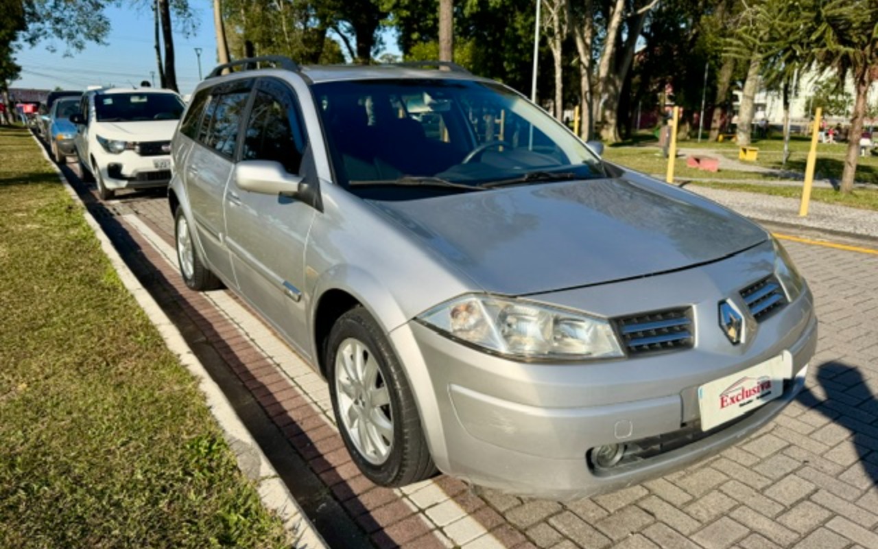Renault Megane Grand Tour Dynam. Hi Flex 1.6 16V - foto 2