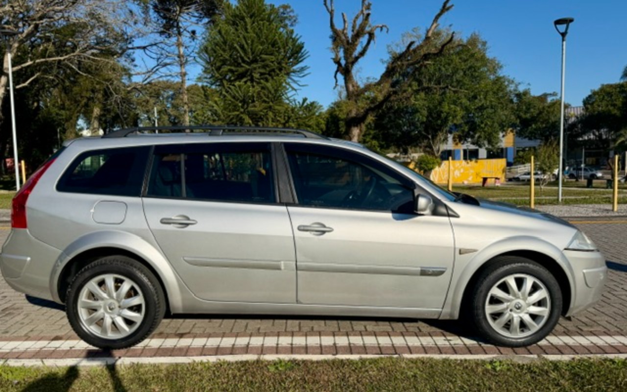 Renault Megane Grand Tour Dynam. Hi Flex 1.6 16V - foto 3