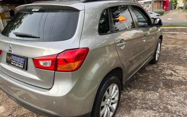 imagem-https://www.socarrao.com.br/sc-vehicle-images-prod/2727075/1784321040366-KussECMKXeQEWdONHciWZijhXks79DqI.jpg