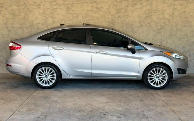 imagem-https://www.socarrao.com.br/sc-vehicle-images-prod/2727278/1789670112385-8285777_9_B_b1e19c9d03.jpeg