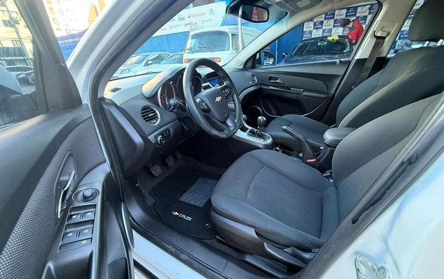 imagem-https://www.socarrao.com.br/sc-vehicle-images-prod/2727335/1787942805899-8191312_7_B_401cd2ed54.jpeg