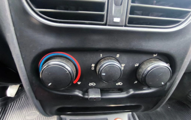 imagem-https://www.socarrao.com.br/sc-vehicle-images-prod/2727370/1789503287210-SU1HXzIwMjYwNzIzXzE2MzIzMiAoQ29weSkuanBn.jpg