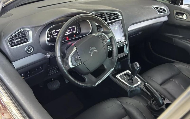 imagem-https://www.socarrao.com.br/sc-vehicle-images-prod/2727389/1785855174591-8289072_4_B_8242a416b4.jpeg
