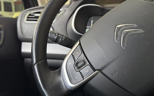 imagem-https://www.socarrao.com.br/sc-vehicle-images-prod/2727389/1785855174593-8289072_5_B_c6c7d82125.jpeg