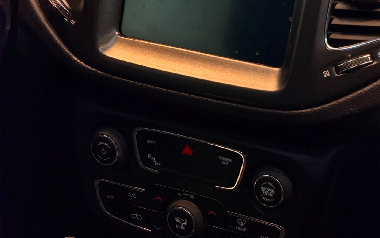 imagem-https://www.socarrao.com.br/sc-vehicle-images-prod/2727703/1784323806850-V2hhdHNBcHAgSW1hZ2UgMjAyNi0wNy0xNyBhdCAxNC40OS4zMiAoMSkuanBlZw.jpeg