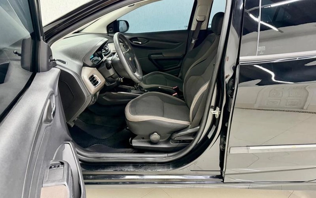 imagem-https://www.socarrao.com.br/sc-vehicle-images-prod/2727704/1784325820853-8292209_13_B_7177d1108b.jpeg