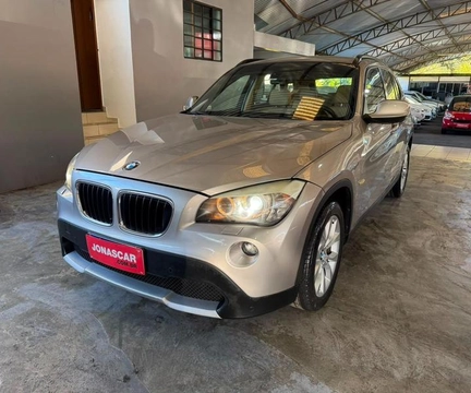 BMW X1 2012 Prata — foto 1 de 3