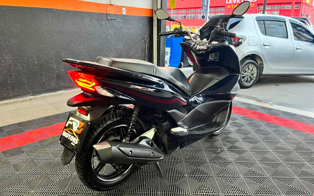 imagem-https://www.socarrao.com.br/sc-vehicle-images-prod/2738516/1784378724161-V2hhdHNBcHAgSW1hZ2UgMjAyNi0wNy0xMSBhdCAwOS40MS40NiAoNykuanBlZw.jpeg