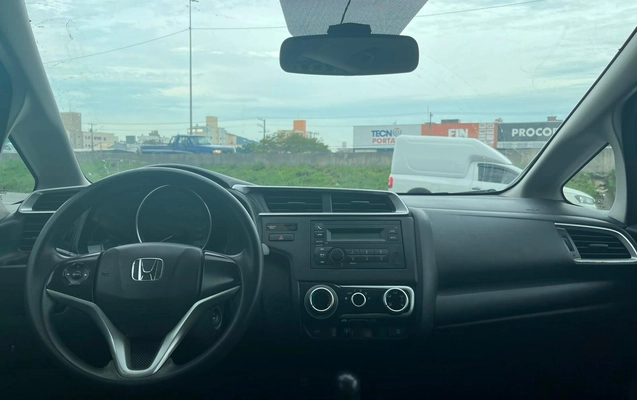 imagem-https://www.socarrao.com.br/sc-vehicle-images-prod/2738517/1784657281966-c22cf8923e2941cabb2098acb96fdf8e_1784657045509.jpg
