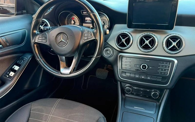 imagem-https://www.socarrao.com.br/sc-vehicle-images-prod/2738561/1789664708769-8241325_10_B_0aa409f2ea.jpeg