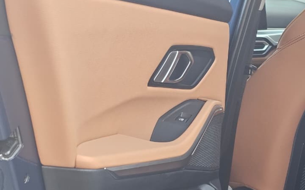 imagem-https://www.socarrao.com.br/sc-vehicle-images-prod/2738647/1784381648258-MjUzYTA3Y2QtOTc2ZC00ODM3LWExNmMtNDg5NTZlMzZhMjIzLmpwZw.jpg