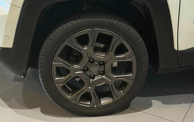 imagem-https://www.socarrao.com.br/sc-vehicle-images-prod/2738908/1789150019134-8290128_12_B_808cfb62d7.jpeg