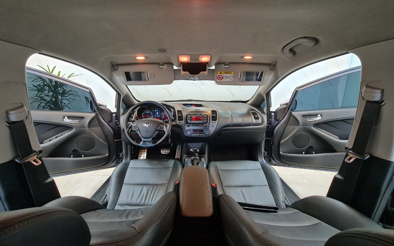 imagem-https://www.socarrao.com.br/sc-vehicle-images-prod/2738910/1784565184109-Ny5qcGc.jpg