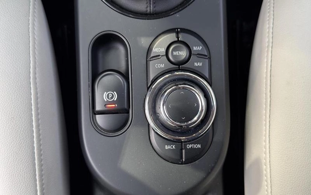 imagem-https://www.socarrao.com.br/sc-vehicle-images-prod/2739042/1789649957385-8293637_6_B_cefbf00669.jpeg