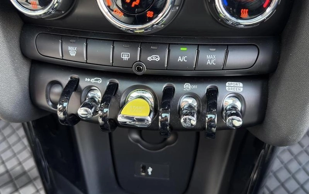 imagem-https://www.socarrao.com.br/sc-vehicle-images-prod/2739042/1789649957392-8293637_16_B_13b8bf0a3f.jpeg