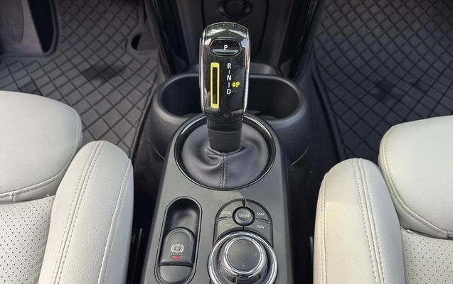 imagem-https://www.socarrao.com.br/sc-vehicle-images-prod/2739042/1789649957393-8293637_17_B_ab2c3c2ef9.jpeg