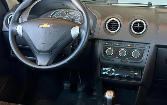 imagem-https://www.socarrao.com.br/sc-vehicle-images-prod/2739151/1788811890163-8293420_12_B_2e2bb8a96a.jpeg