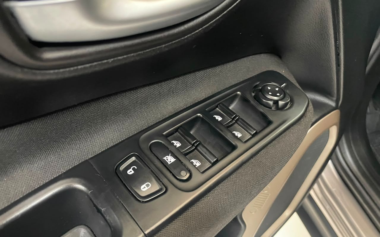 imagem-https://www.socarrao.com.br/sc-vehicle-images-prod/2739510/1784398768167-V2hhdHNBcHAgSW1hZ2UgMjAyNi0wNy0xNSBhdCAxNC4wOC4zOCAoMikuanBlZw.jpeg