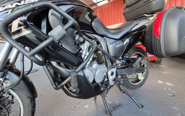 imagem-https://www.socarrao.com.br/sc-vehicle-images-prod/2739635/1786540471730-vehicle_image_1784401831_4626d8c24beabaa16ba3d216bb55af2a.jpeg