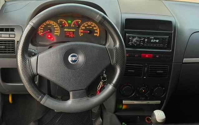 imagem-https://www.socarrao.com.br/sc-vehicle-images-prod/2739793/1787747817031-8294238_9_B_dbf2ab155f.jpeg