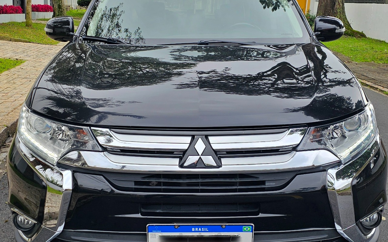 Mitsubishi OUTLANDER 2.0 16V 160cv Aut. 2017 Preto — foto 1 de 3